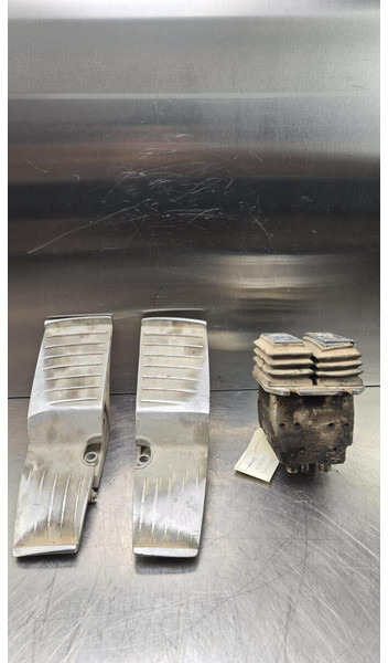 Liebherr Pilot Control Unit - Блок управления: фото 1 Liebherr Pilot Control Unit - Блок управления: фото 1