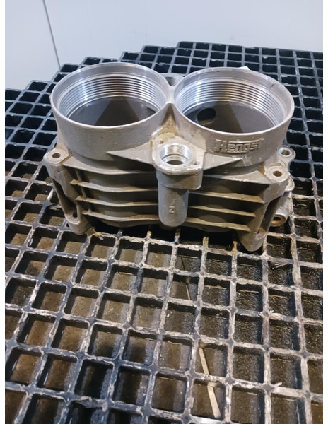 Liebherr R964C / R974C - Топливный фильтр: фото 1 Liebherr R964C / R974C - Топливный фильтр: фото 1