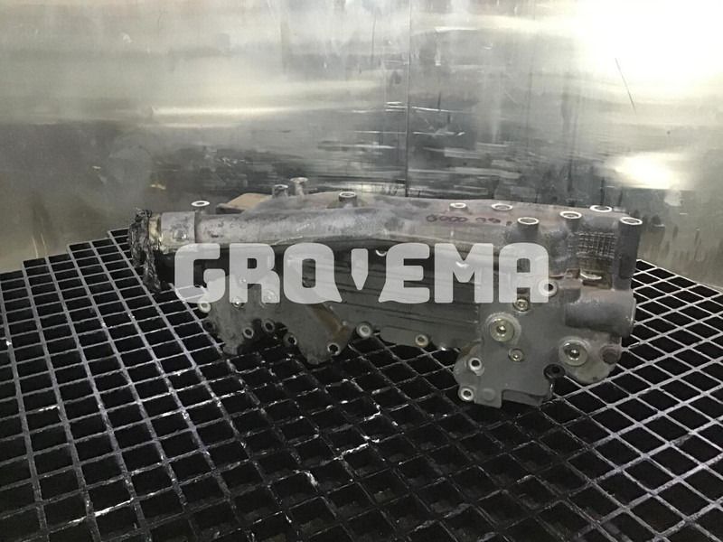 Liebherr R974B / R974 / R974 Li / R974 HD - Масляный радиатор: фото 1 Liebherr R974B / R974 / R974 Li / R974 HD - Масляный радиатор: фото 1