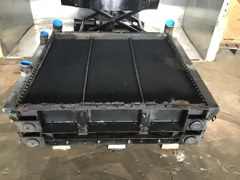 Liebherr Radiator - Радиатор: фото 2 Liebherr Radiator - Радиатор: фото 2