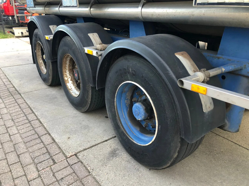 Полуприцеп-цистерна Van Hool Tank / 33.280 LT / 4 compartments / ADR / Inox: фото 8 Полуприцеп-цистерна Van Hool Tank / 33.280 LT / 4 compartments / ADR / Inox: фото 8