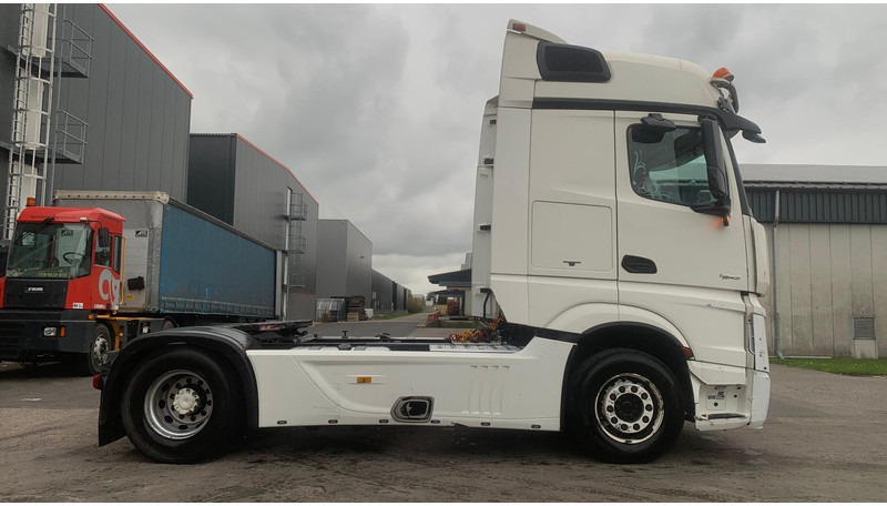 Mercedes-Benz Actros 1942 Dakspoiler + Koelkast - Тягач: фото 5 Mercedes-Benz Actros 1942 Dakspoiler + Koelkast - Тягач: фото 5