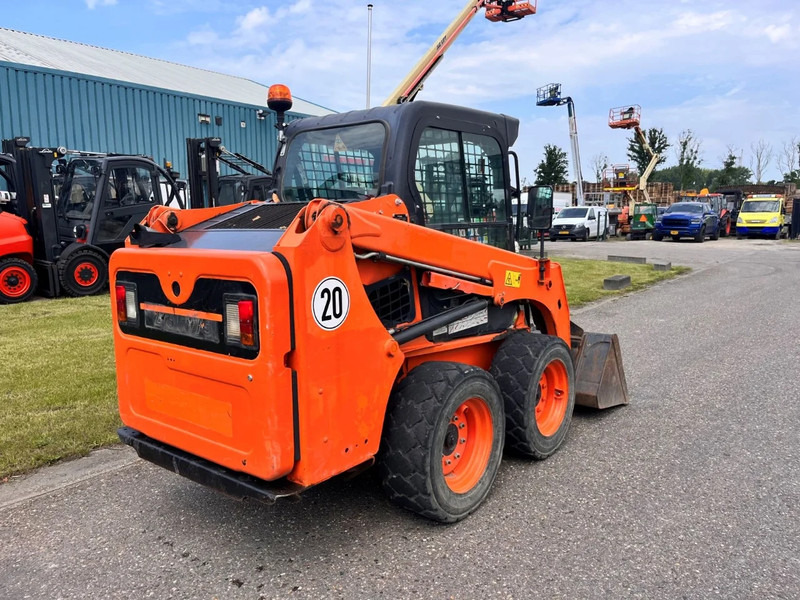 Bobcat S450 - Мини-погрузчик с бортовым поворотом: фото 5 Bobcat S450 - Мини-погрузчик с бортовым поворотом: фото 5