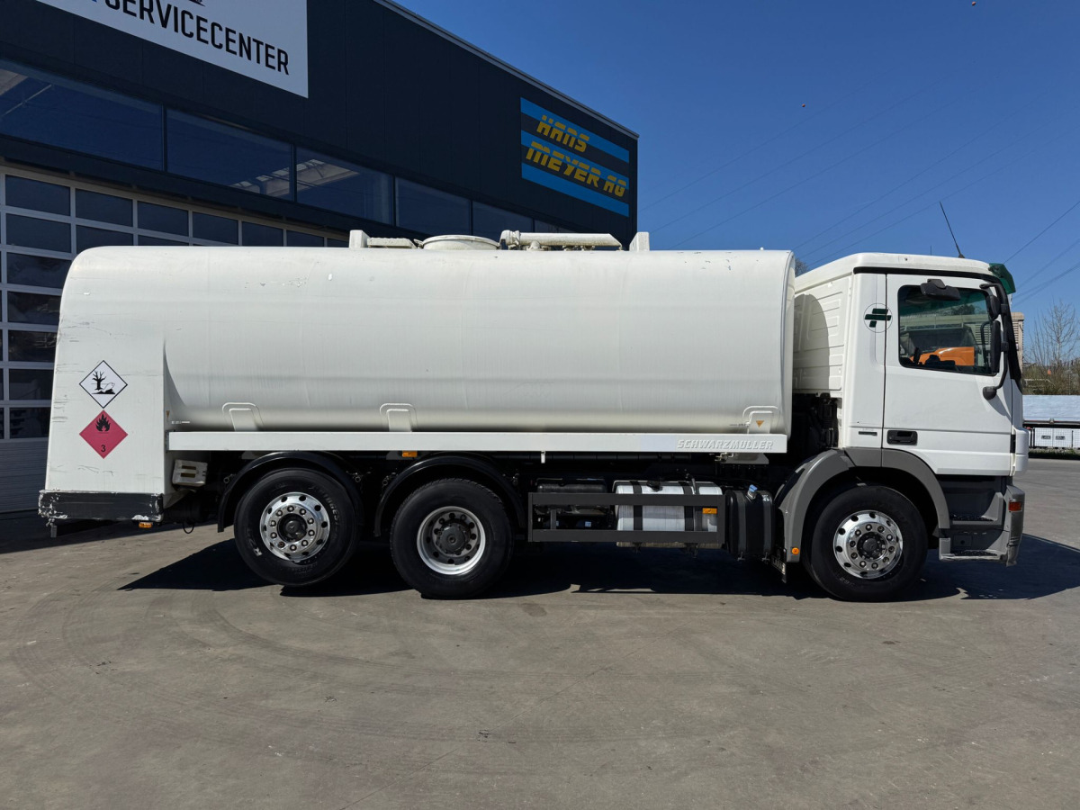 MERCEDES Actros 2541 6x2 Schwarzmüller 21260L - Грузовик-цистерна: фото 4 MERCEDES Actros 2541 6x2 Schwarzmüller 21260L - Грузовик-цистерна: фото 4
