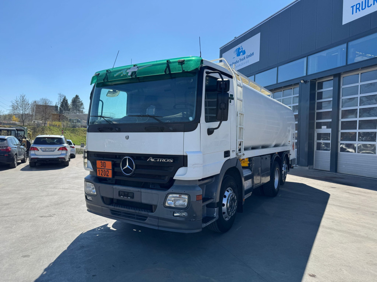 MERCEDES Actros 2541 6x2 Schwarzmüller 21260L - Грузовик-цистерна: фото 1 MERCEDES Actros 2541 6x2 Schwarzmüller 21260L - Грузовик-цистерна: фото 1