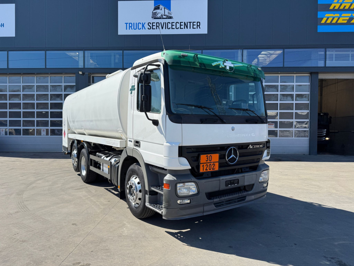 MERCEDES Actros 2541 6x2 Schwarzmüller 21260L - Грузовик-цистерна: фото 3 MERCEDES Actros 2541 6x2 Schwarzmüller 21260L - Грузовик-цистерна: фото 3