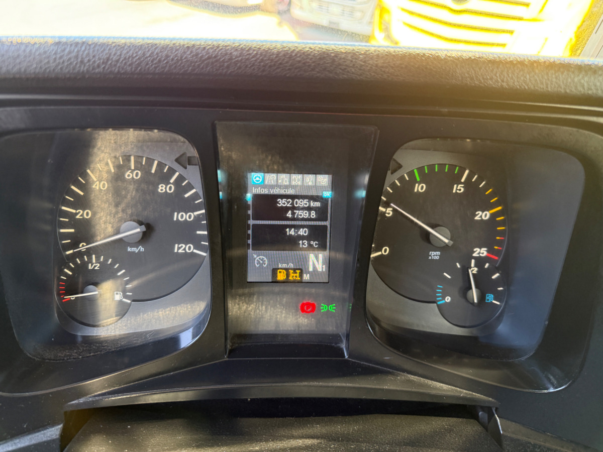 Самосвал, Автоманипулятор MERCEDES Arocs 3242 8x4 Hiab 166-4: фото 19