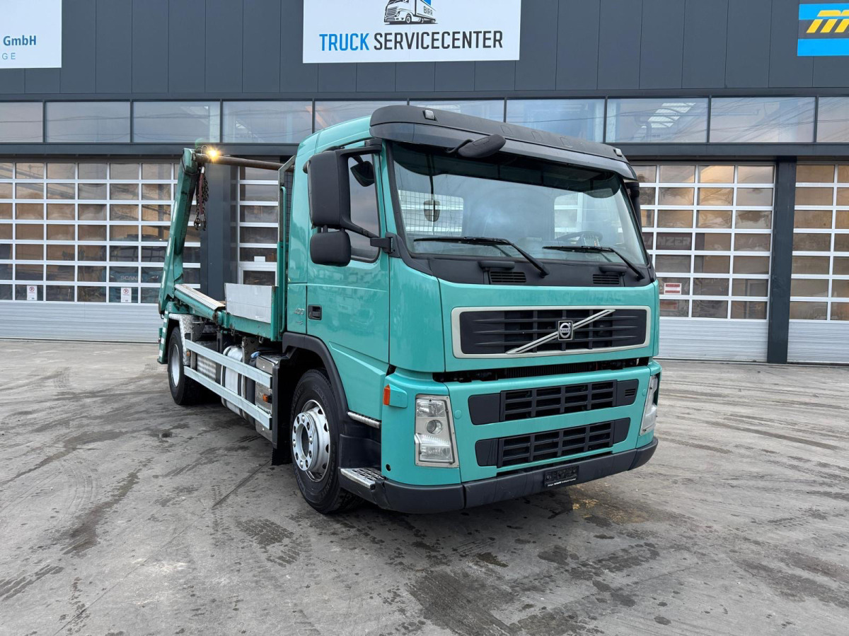 VOLVO FM-400 4x2 UT GIGANT 18T - Портальный бункеровоз: фото 3 VOLVO FM-400 4x2 UT GIGANT 18T - Портальный бункеровоз: фото 3