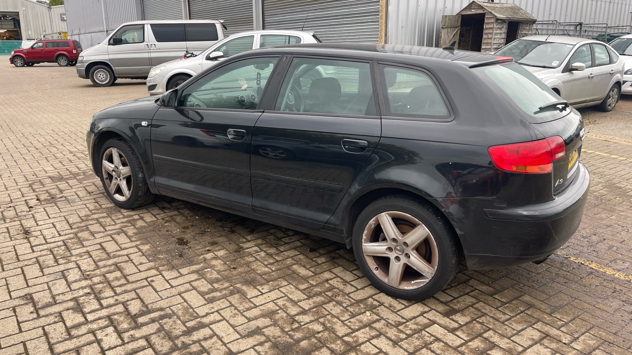 AUDI A3 1.9 TDI - Хэтчбек: фото 3 AUDI A3 1.9 TDI - Хэтчбек: фото 3