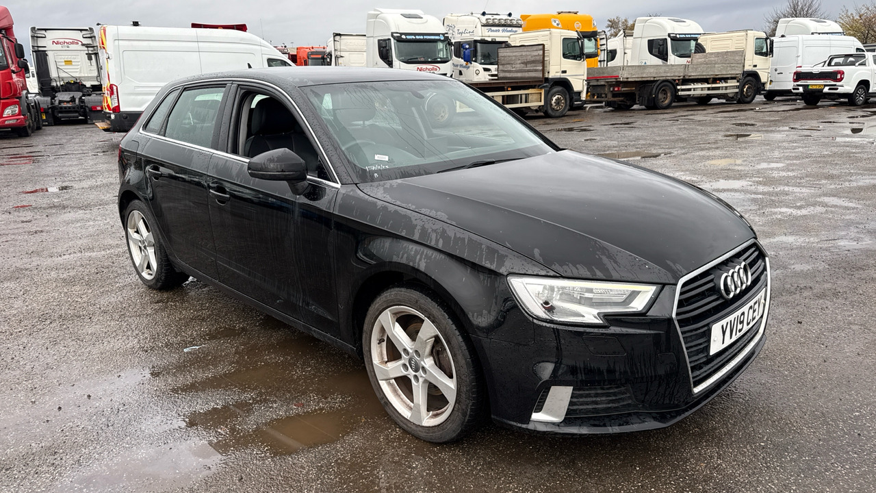 AUDI A3 30 TDI 116PS Sport S Tronic - Хэтчбек: фото 1 AUDI A3 30 TDI 116PS Sport S Tronic - Хэтчбек: фото 1