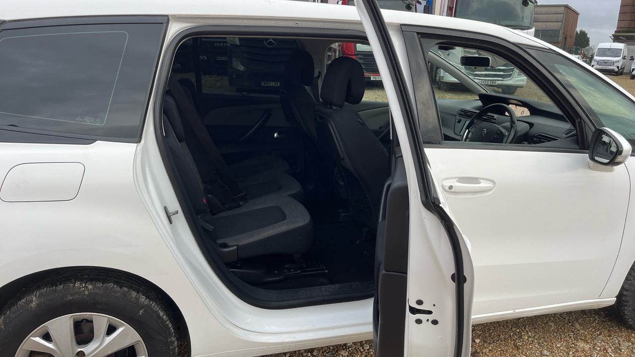 Легковой автомобиль CITROEN GRAND C4 PICASSO 1.6 BLUE HDI 100PS: фото 18 Легковой автомобиль CITROEN GRAND C4 PICASSO 1.6 BLUE HDI 100PS: фото 18