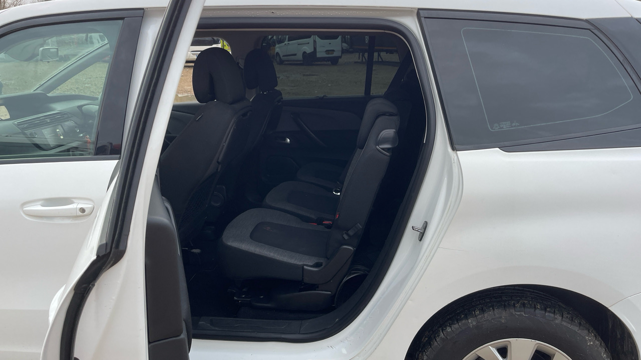 Легковой автомобиль CITROEN GRAND C4 PICASSO 1.6 BLUE HDI 100PS: фото 14 Легковой автомобиль CITROEN GRAND C4 PICASSO 1.6 BLUE HDI 100PS: фото 14