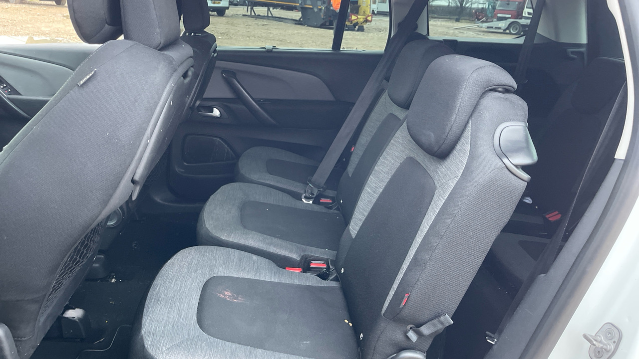 Легковой автомобиль CITROEN GRAND C4 PICASSO 1.6 BLUE HDI 100PS: фото 15 Легковой автомобиль CITROEN GRAND C4 PICASSO 1.6 BLUE HDI 100PS: фото 15