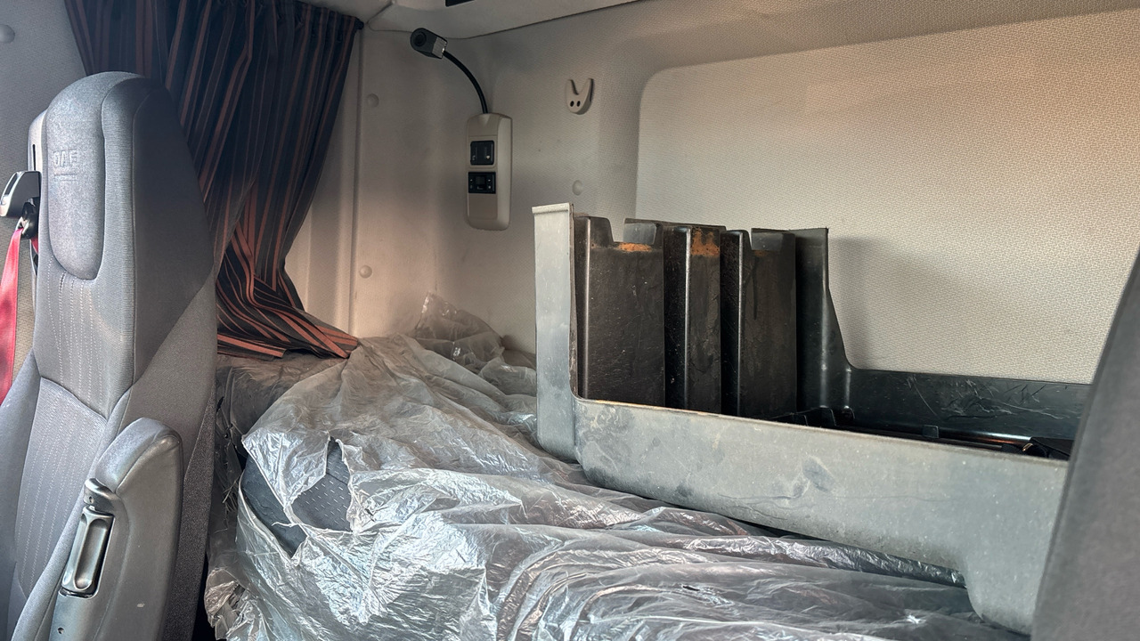 Грузовик с закрытым кузовом DAF CF 260: фото 17 Грузовик с закрытым кузовом DAF CF 260: фото 17