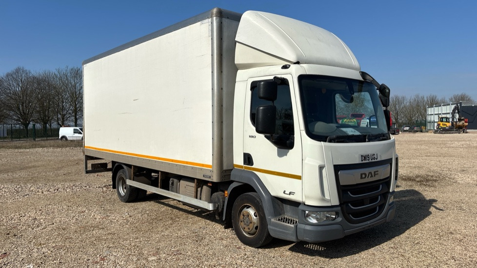 DAF LF 180 EURO 6 7.5 TONNE - Грузовик с закрытым кузовом: фото 1 DAF LF 180 EURO 6 7.5 TONNE - Грузовик с закрытым кузовом: фото 1