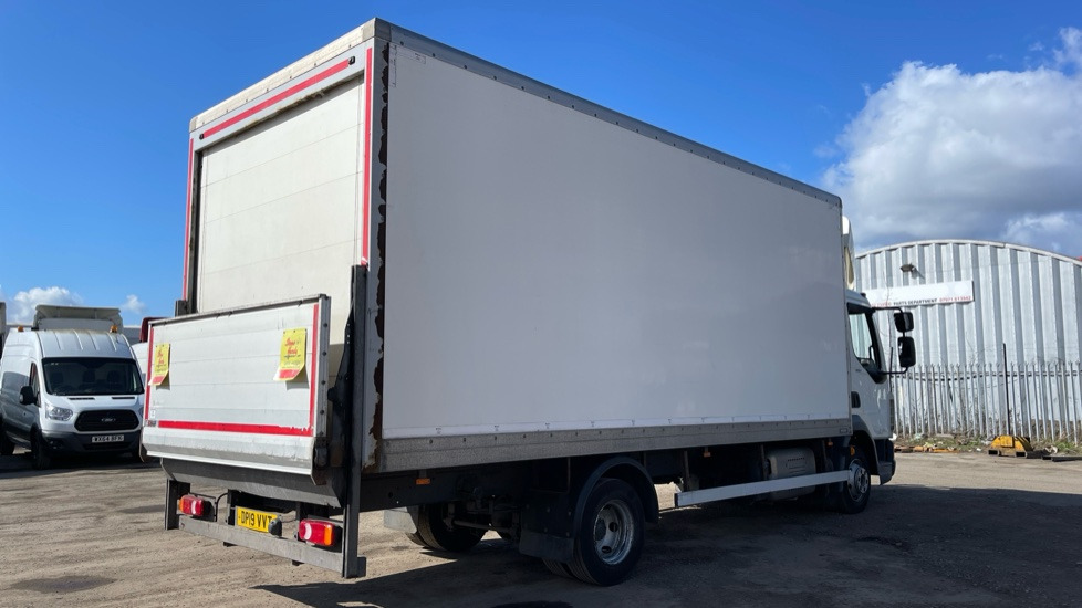DAF LF 180 EURO 6 7.5 TONNE - Грузовик с закрытым кузовом: фото 4 DAF LF 180 EURO 6 7.5 TONNE - Грузовик с закрытым кузовом: фото 4
