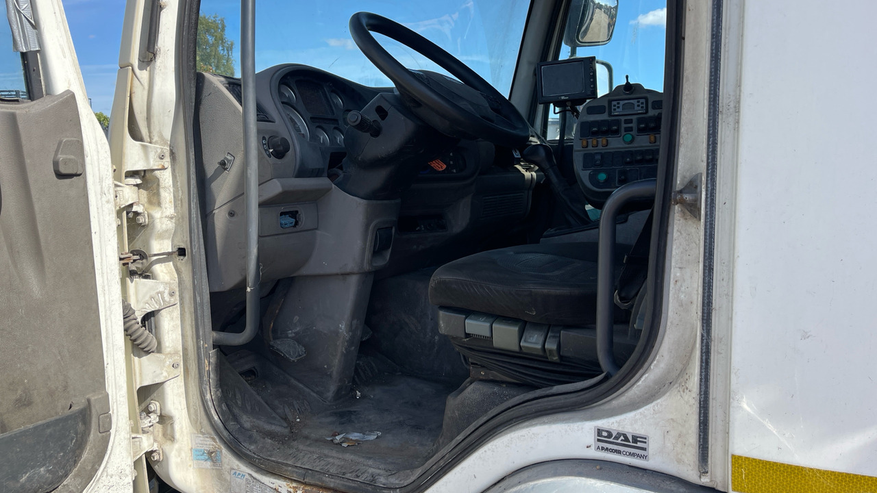DAF LF 55.220 - Подметально-уборочная машина: фото 5 DAF LF 55.220 - Подметально-уборочная машина: фото 5