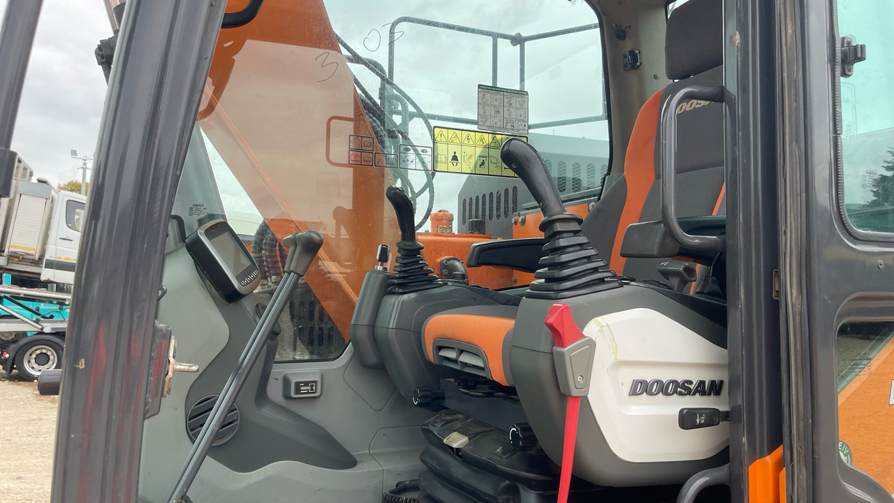 DOOSAN DX140LCR-5 - Гусеничный экскаватор: фото 5 DOOSAN DX140LCR-5 - Гусеничный экскаватор: фото 5