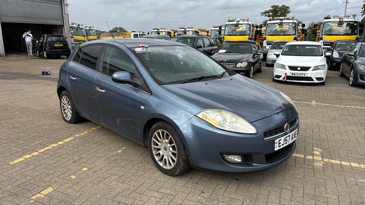 FIAT BRAVO 90 1.4 Dynamic - Хэтчбек: фото 1 FIAT BRAVO 90 1.4 Dynamic - Хэтчбек: фото 1