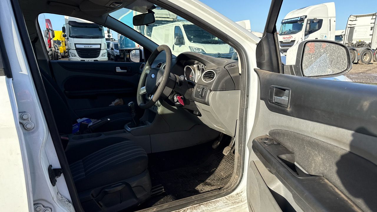FORD FOCUS 1.6 TDCI STYLE - Хэтчбек: фото 5 FORD FOCUS 1.6 TDCI STYLE - Хэтчбек: фото 5