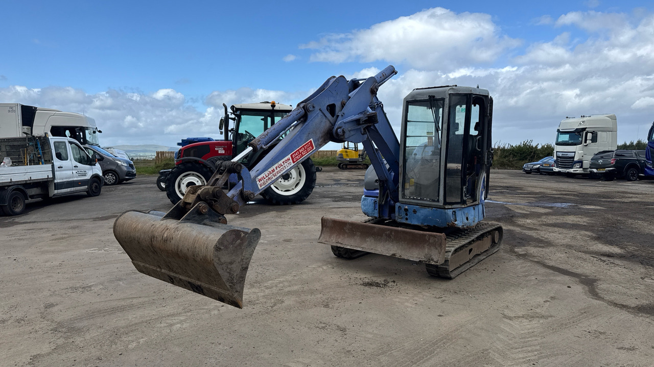 Hitachi EX40UR-3 - Мини-экскаватор: фото 2 Hitachi EX40UR-3 - Мини-экскаватор: фото 2