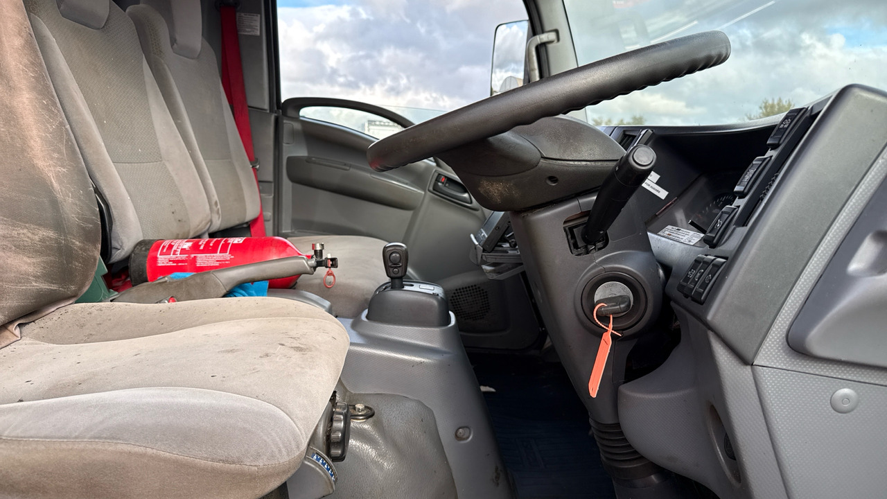 ISUZU FORWARD N75 - Асфальтоукладочная техника: фото 5 ISUZU FORWARD N75 - Асфальтоукладочная техника: фото 5