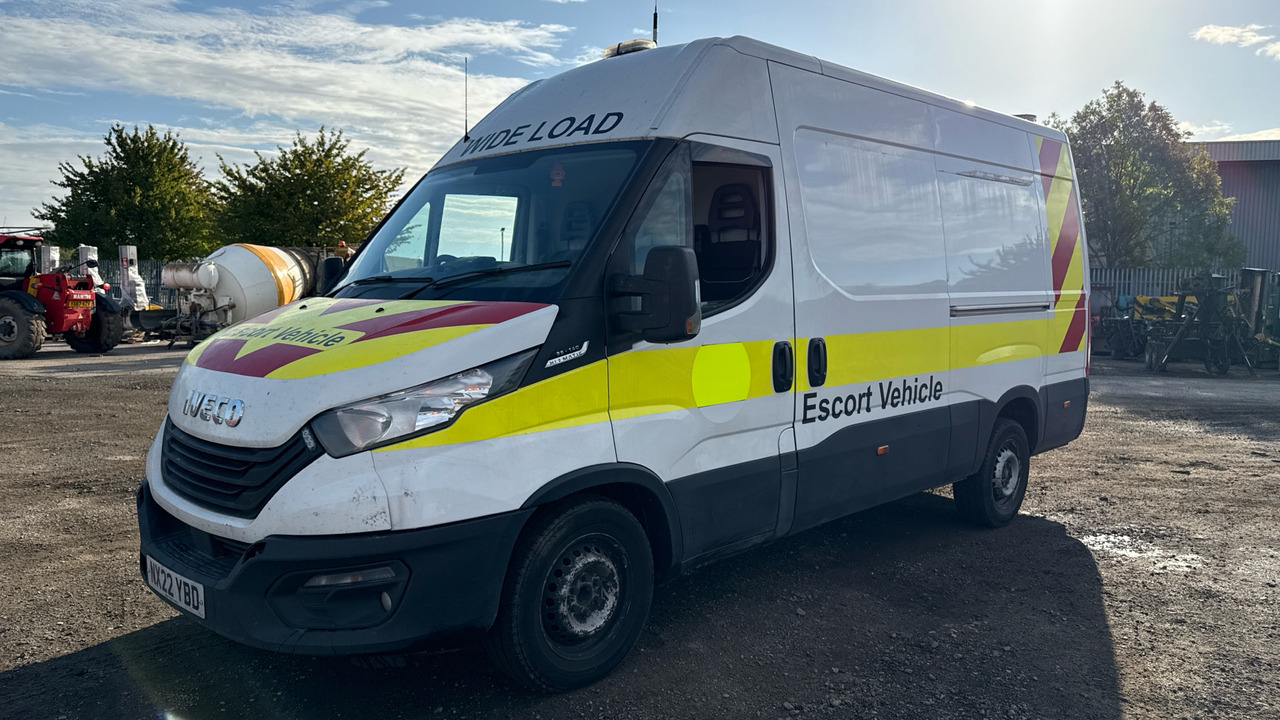 IVECO DAILY 35-140 2.3 HI-MATIC 3520 WB - Цельнометаллический фургон: фото 2 IVECO DAILY 35-140 2.3 HI-MATIC 3520 WB - Цельнометаллический фургон: фото 2
