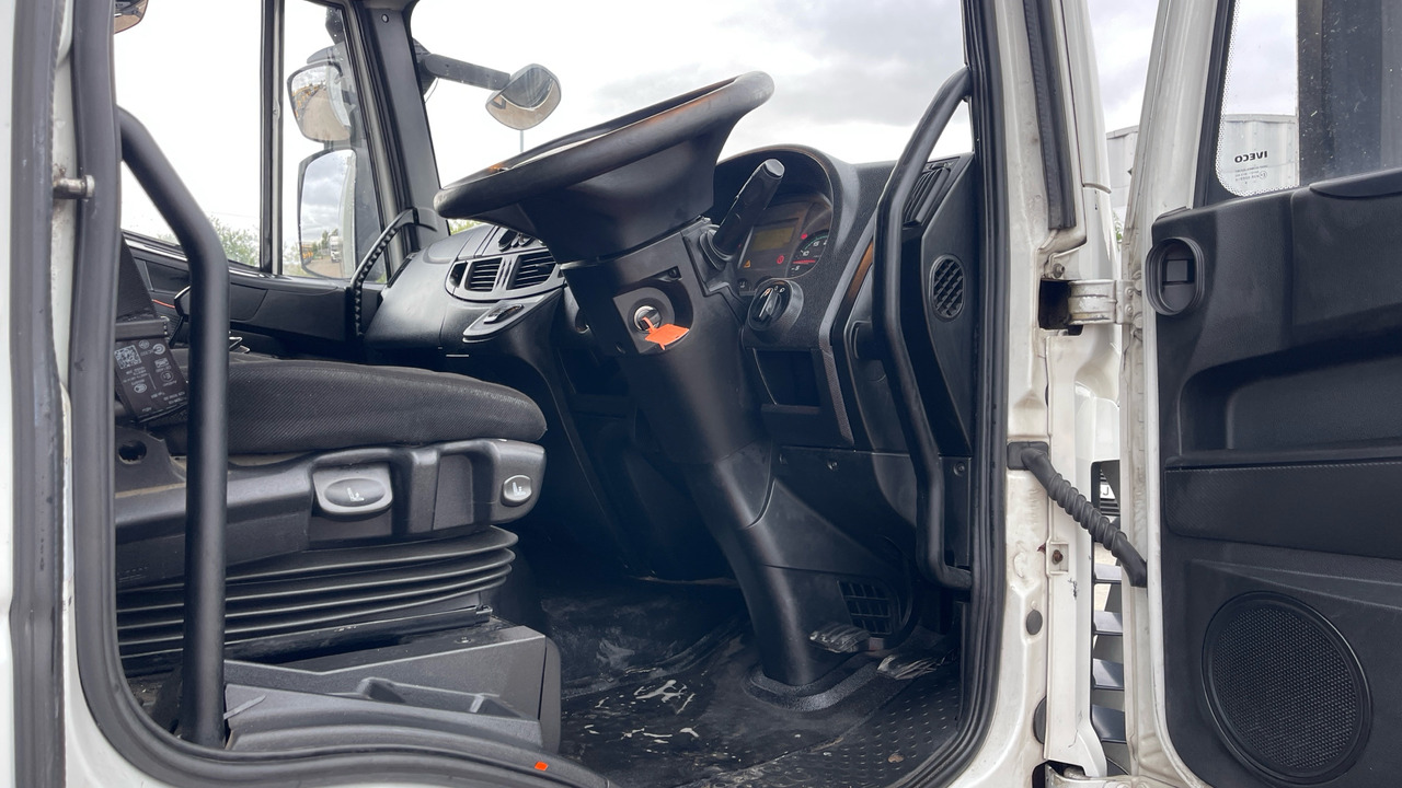 IVECO EUROCARGO 180.250 - Тентованный грузовик: фото 5 IVECO EUROCARGO 180.250 - Тентованный грузовик: фото 5