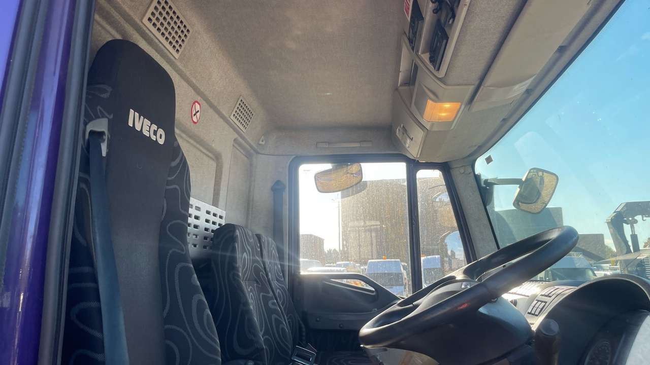 IVECO EUROCARGO 180E - Грузовик бортовой/ Платформа: фото 5 IVECO EUROCARGO 180E - Грузовик бортовой/ Платформа: фото 5
