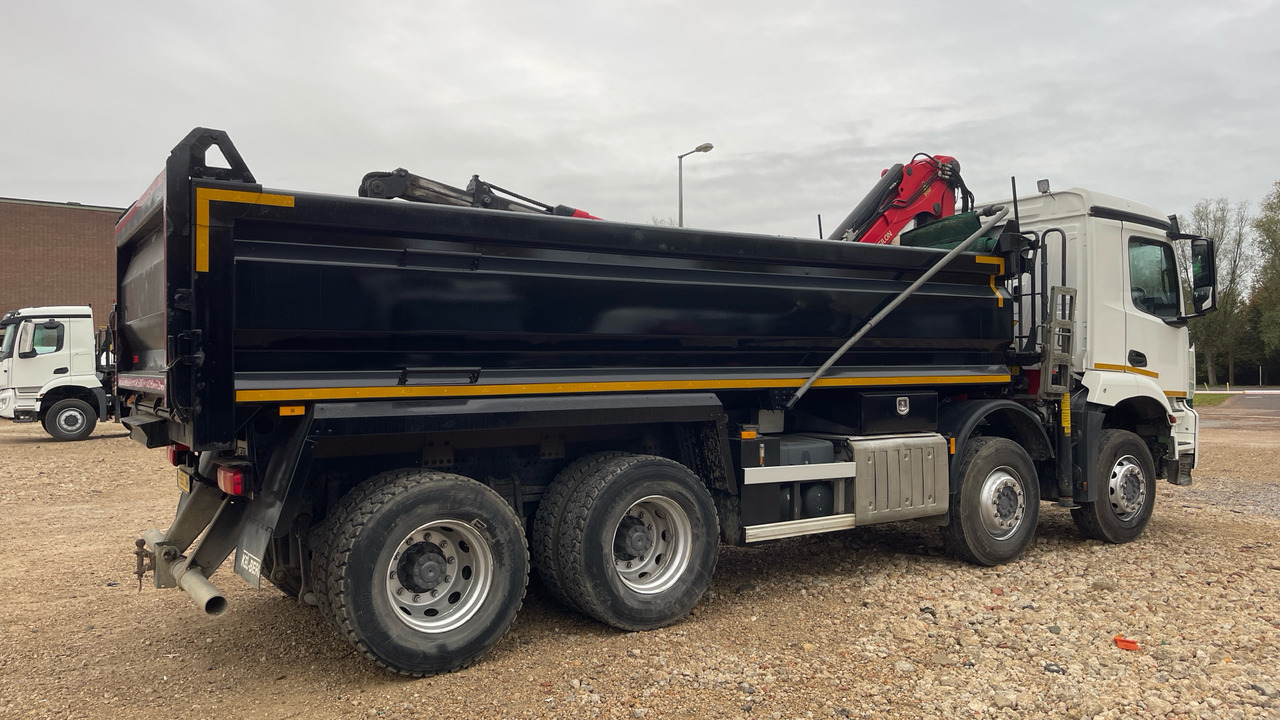 MERCEDES-BENZ AROCS - Самосвал, Автоманипулятор: фото 4 MERCEDES-BENZ AROCS - Самосвал, Автоманипулятор: фото 4
