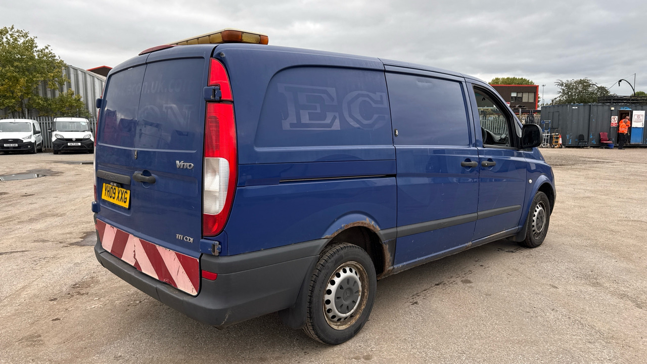 MERCEDES-BENZ VITO CDI LONG 111PS - Фургон с закрытым кузовом: фото 4 MERCEDES-BENZ VITO CDI LONG 111PS - Фургон с закрытым кузовом: фото 4