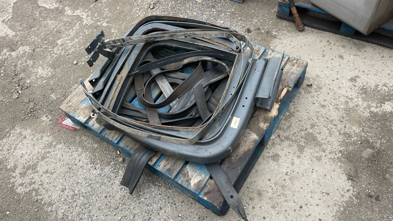 MISC FUEL TANK STRAPS - Строительное оборудование: фото 1 MISC FUEL TANK STRAPS - Строительное оборудование: фото 1