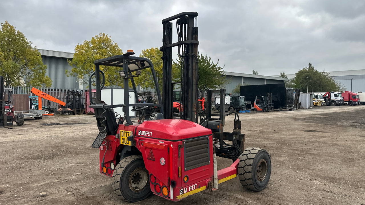 MOFFETT M4 20.3 - Мобильный вилочный погрузчик: фото 4 MOFFETT M4 20.3 - Мобильный вилочный погрузчик: фото 4