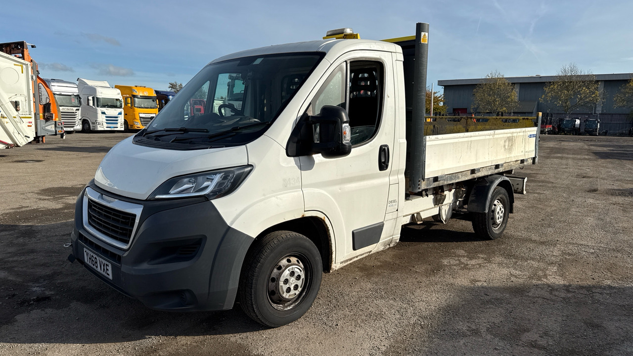 PEUGEOT BOXER 355 2.0 BlueHDi 130ps - Малотоннажный самосвал: фото 3 PEUGEOT BOXER 355 2.0 BlueHDi 130ps - Малотоннажный самосвал: фото 3