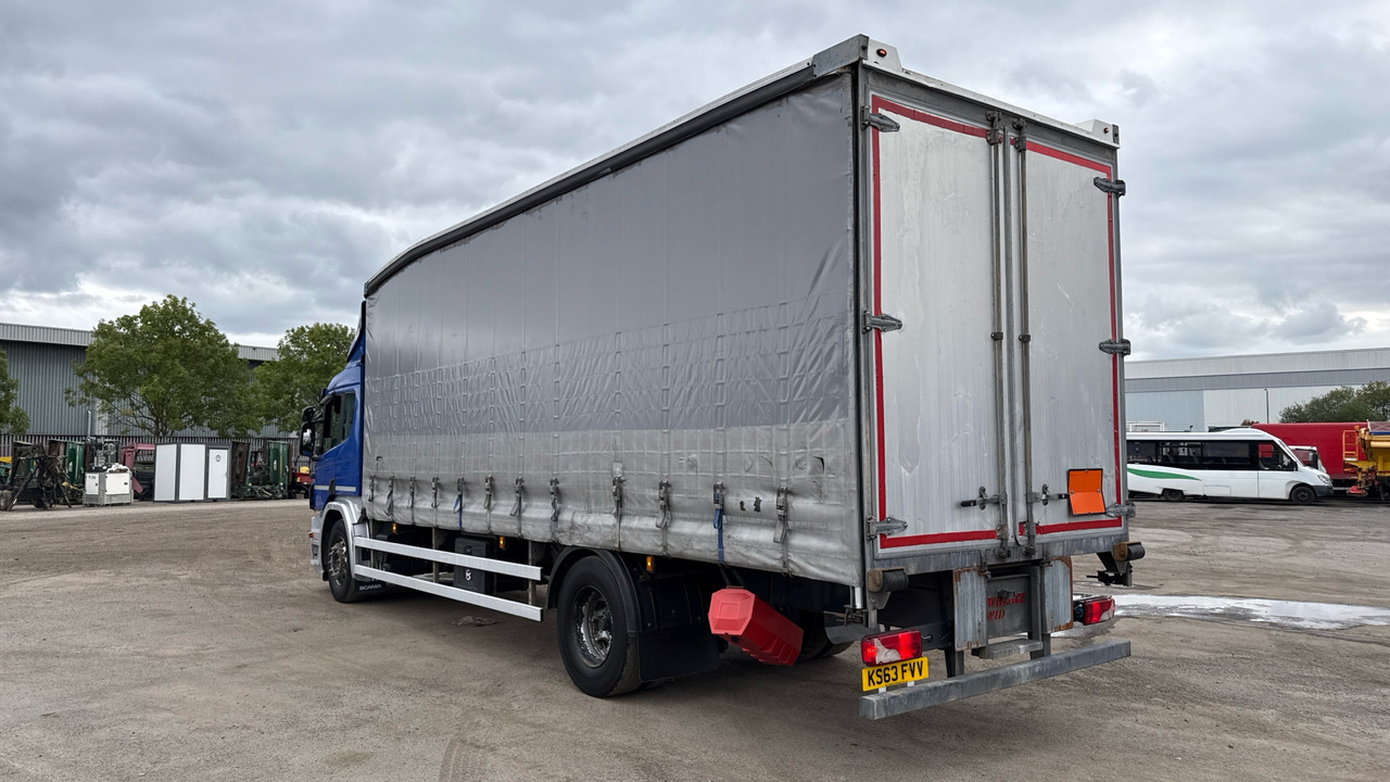 SCANIA P 230 - Тентованный грузовик: фото 3 SCANIA P 230 - Тентованный грузовик: фото 3