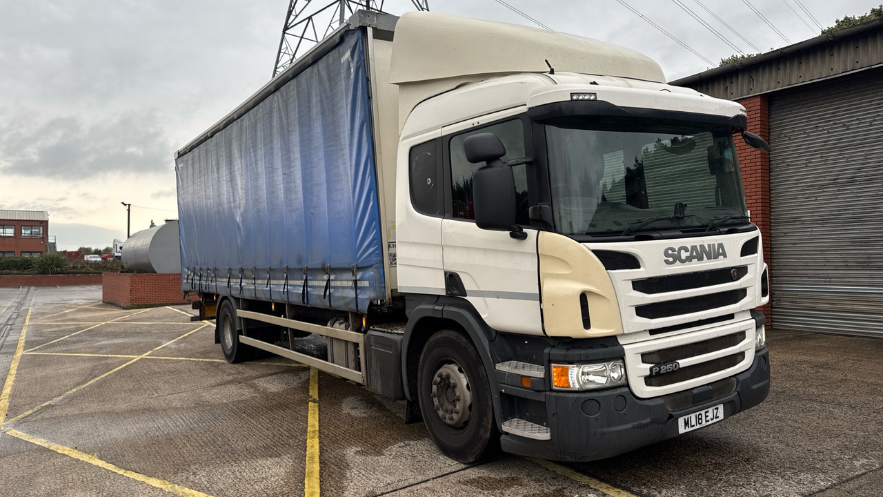 SCANIA P 250 - Тентованный грузовик: фото 1 SCANIA P 250 - Тентованный грузовик: фото 1