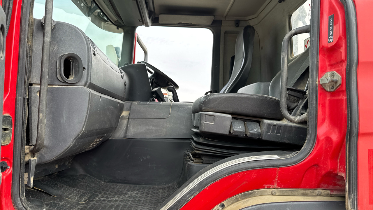 Самосвал SCANIA P 360: фото 13