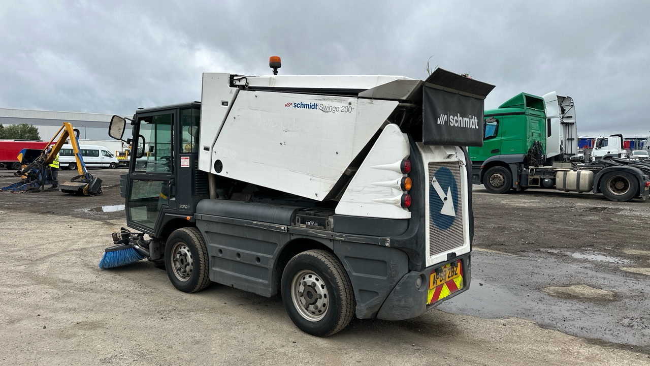 SCHMIDT SWINGO 200+ - Подметально-уборочная машина: фото 3 SCHMIDT SWINGO 200+ - Подметально-уборочная машина: фото 3