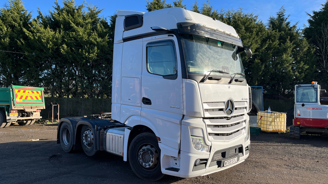 Mercedes-Benz Actros 2545 - Тягач: фото 1 Mercedes-Benz Actros 2545 - Тягач: фото 1