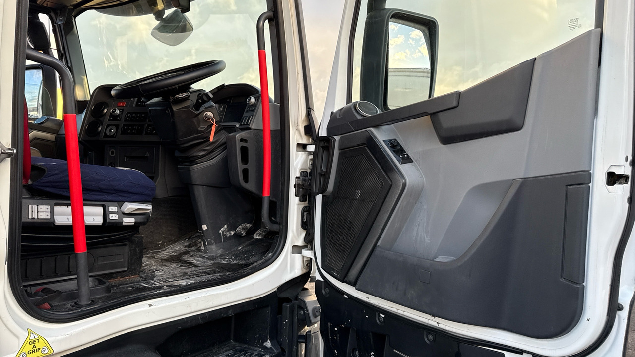 RENAULT T 460 - Тягач: фото 5 RENAULT T 460 - Тягач: фото 5