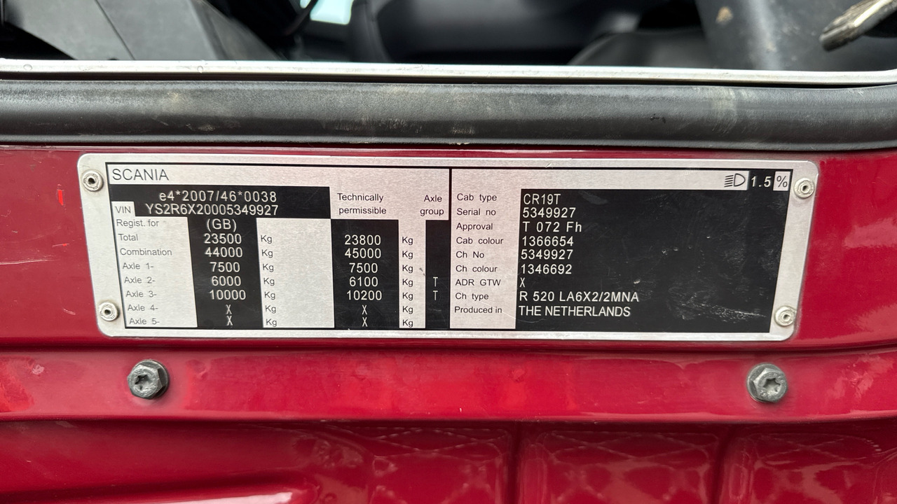 Тягач SCANIA R 520 V8: фото 12 Тягач SCANIA R 520 V8: фото 12