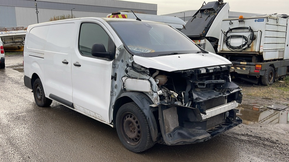 VAUXHALL VIVARO 3100 2.0D DYNAMIC 120PS - Легковой фургон: фото 4 VAUXHALL VIVARO 3100 2.0D DYNAMIC 120PS - Легковой фургон: фото 4