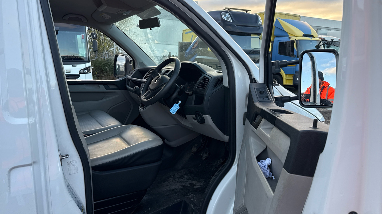 VOLKSWAGEN TRANSPORTER T30 2.0 TDI BMT 140PS - Малотоннажный бортовой грузовик: фото 5 VOLKSWAGEN TRANSPORTER T30 2.0 TDI BMT 140PS - Малотоннажный бортовой грузовик: фото 5