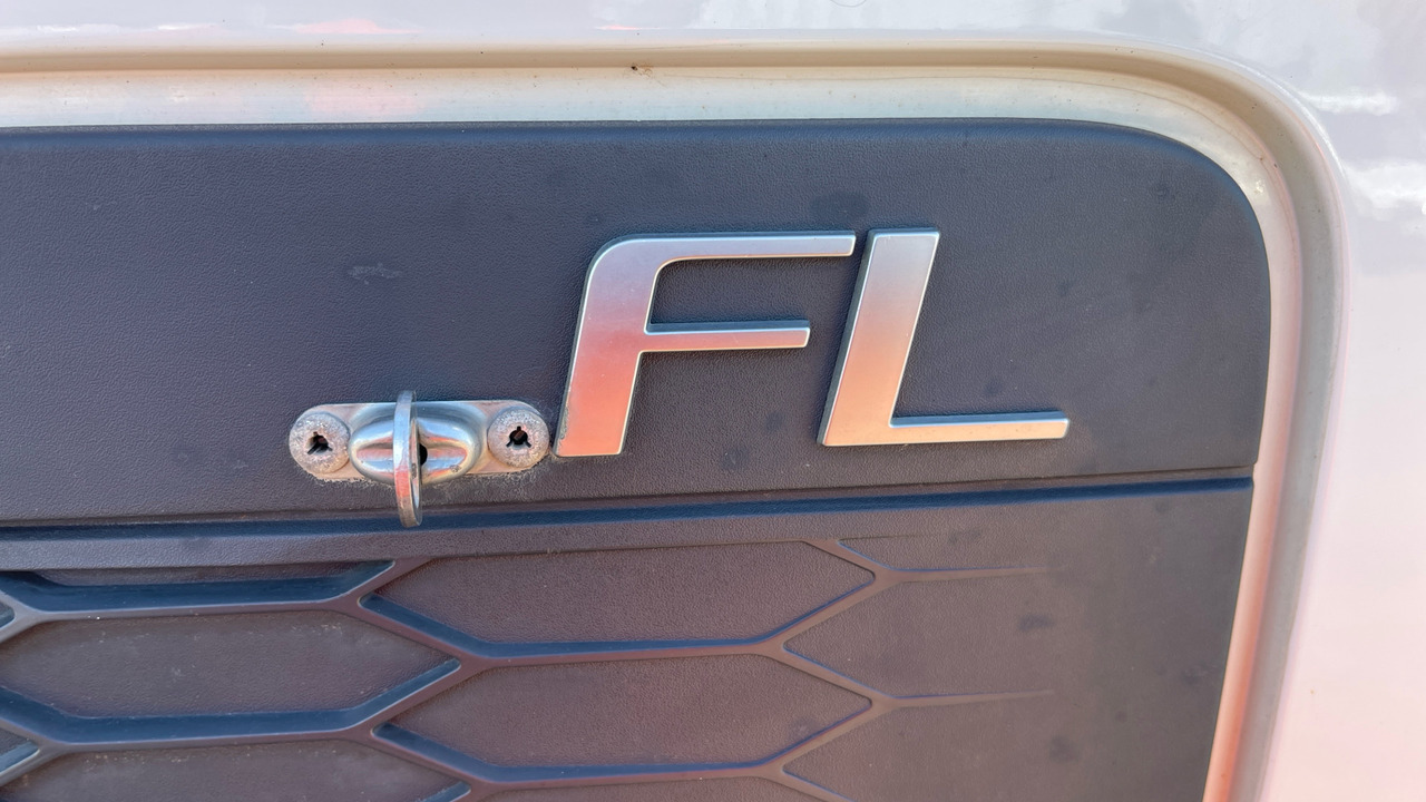 Портальный бункеровоз VOLVO FL 250: фото 17