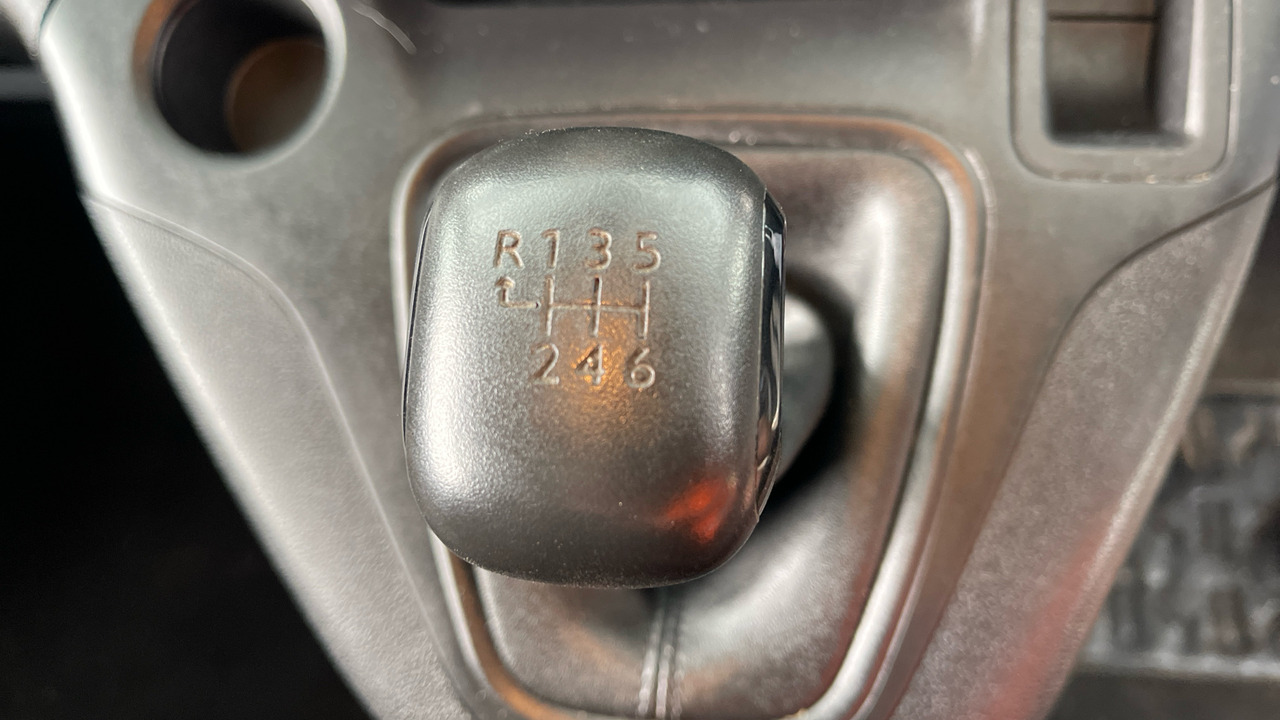 Легковой фургон Vauxhall Combo Cargo 2300 1.5 TURBO D 100PS: фото 10