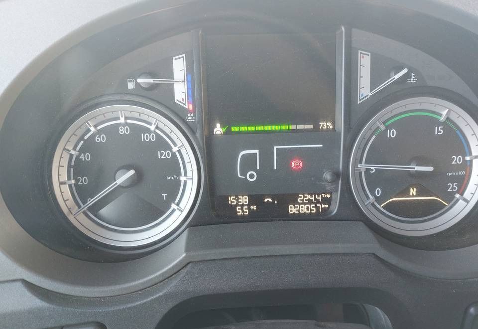 DAF XF 106 BDF JUMBO - Тентованный грузовик: фото 4 DAF XF 106 BDF JUMBO - Тентованный грузовик: фото 4