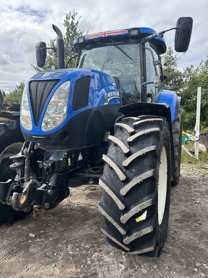 New Holland T7.200 skrzynia stopniowa 2013r TUZ Monitor Nowe Opon - Трактор: фото 3 New Holland T7.200 skrzynia stopniowa 2013r TUZ Monitor Nowe Opon - Трактор: фото 3