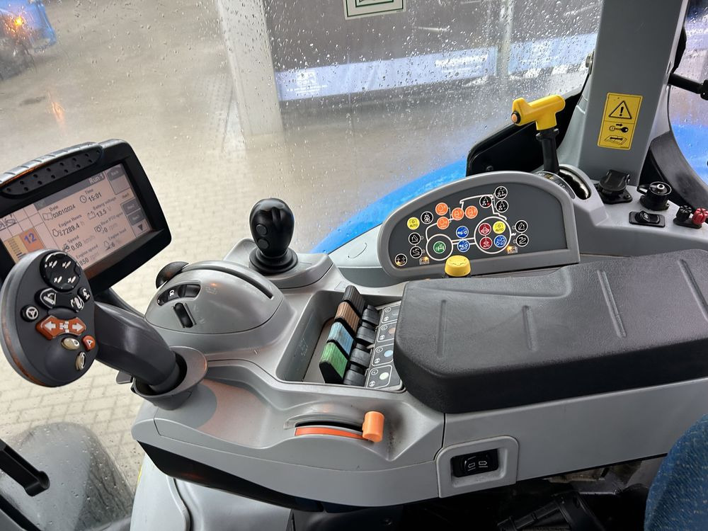 New Holland T7.200 skrzynia stopniowa 2013r TUZ Monitor Nowe Opon - Трактор: фото 5 New Holland T7.200 skrzynia stopniowa 2013r TUZ Monitor Nowe Opon - Трактор: фото 5