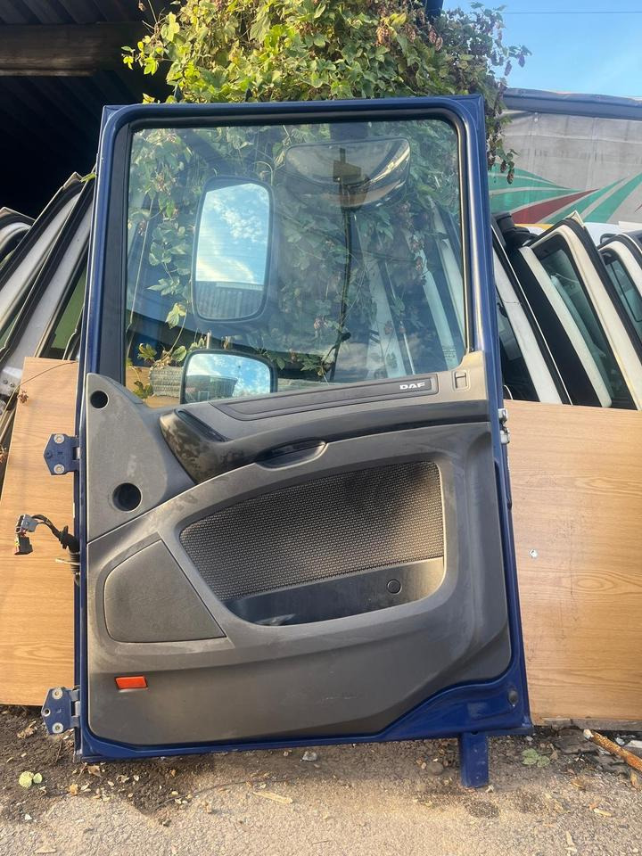 DAF XF 460 EU6 Beifahrertür Blau Rechts Spiegel Innenverkleidung - Дверь и запчасти для Грузовиков: фото 5 DAF XF 460 EU6 Beifahrertür Blau Rechts Spiegel Innenverkleidung - Дверь и запчасти для Грузовиков: фото 5