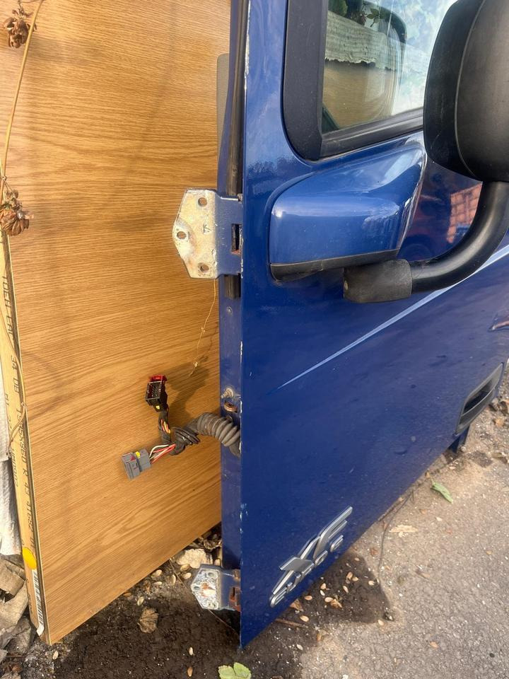 DAF XF 460 EU6 Fahrertür Blau Links Spiegel Innenverkleidung - Дверь и запчасти для Грузовиков: фото 5 DAF XF 460 EU6 Fahrertür Blau Links Spiegel Innenverkleidung - Дверь и запчасти для Грузовиков: фото 5